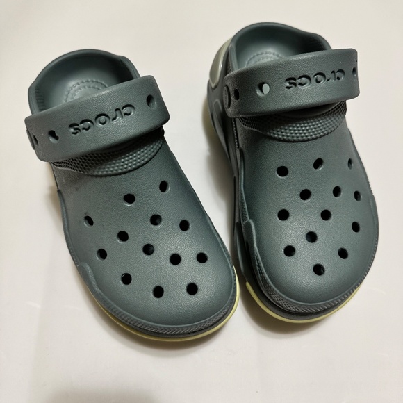 Bubble Crush Clogs – Unisex Platform Slip-On (Men’s 2 / Women’s 4) - Picture 2 of 4